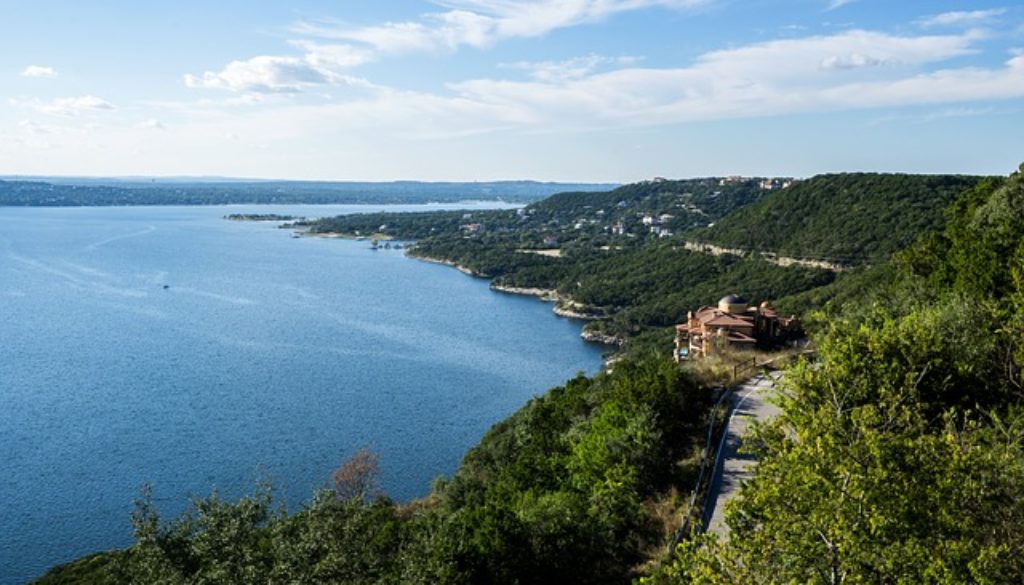 Deep Water Soloing Weekend Getaway On Lake Travis, Austin Texas